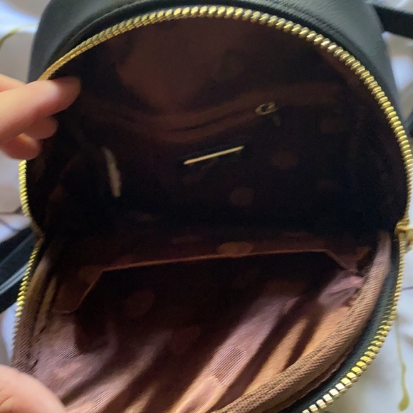 Back pack - Picture 2 of 3